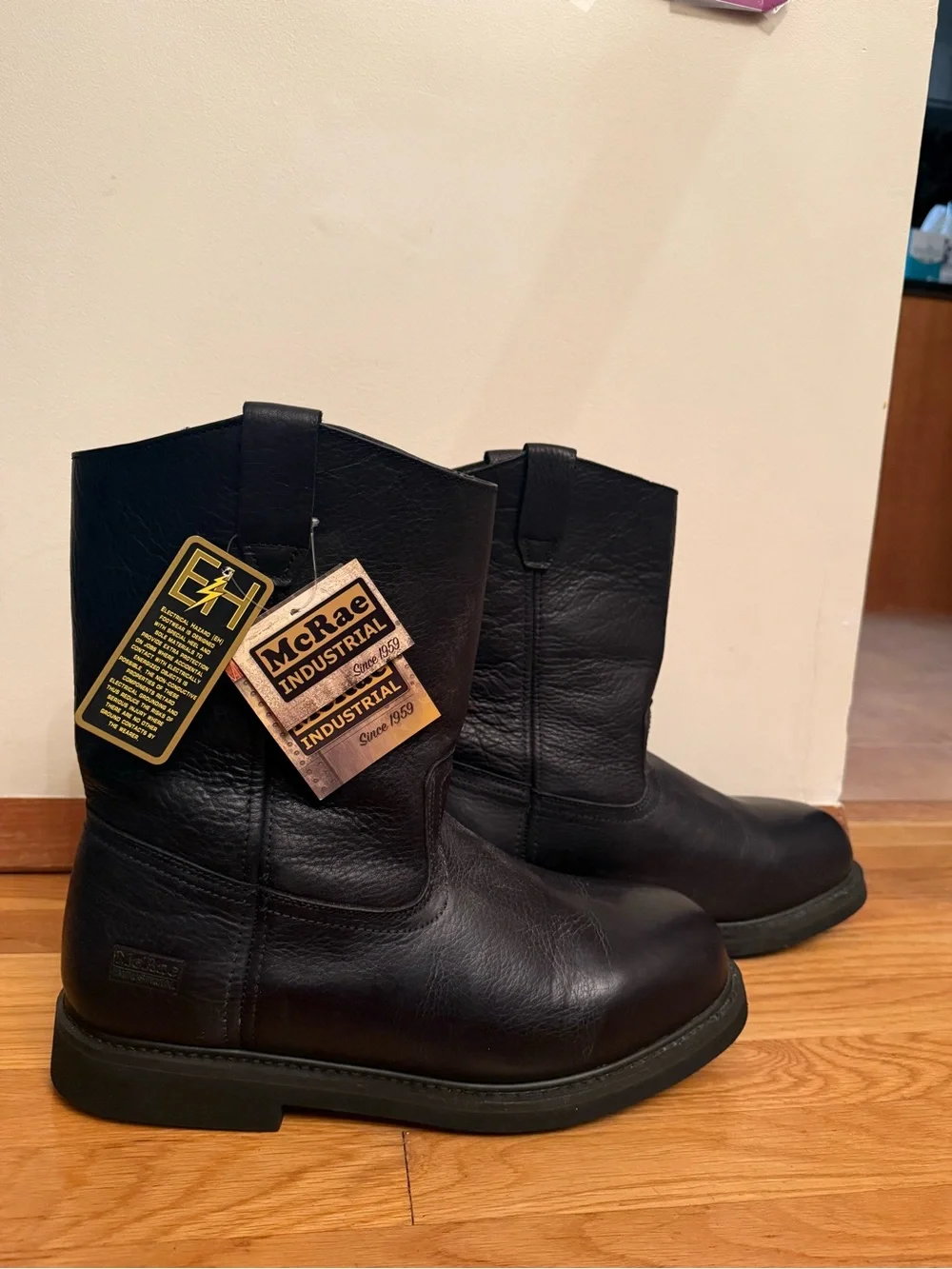 Nike sturdy black
